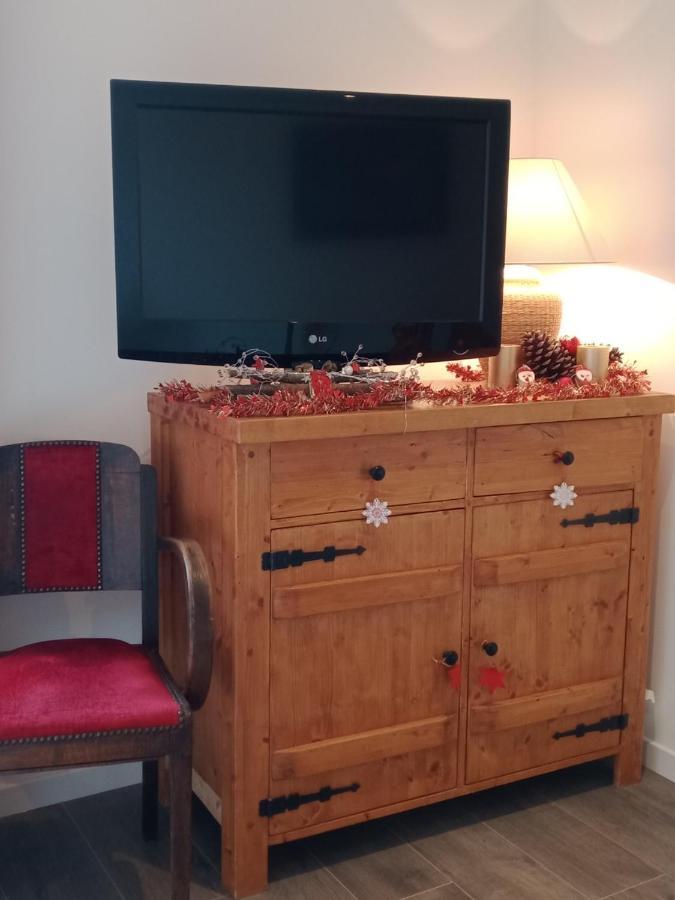 Studio Avec Jardin Au Pied Du Revard Dans Villa Aix-les-Bains Luaran gambar